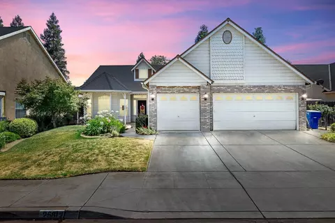 2581 E Kelso Ave, Fresno, CA 93720