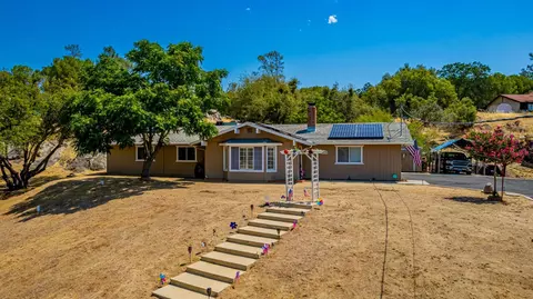 29733 Deer Trail Ln, Coarsegold, CA 93614