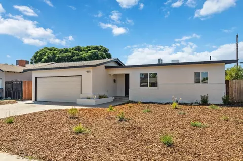 4065 E Brentwood Ave, Fresno, CA 93703