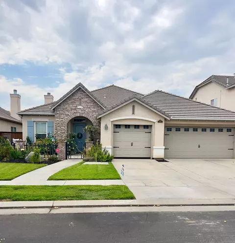 1870 Serena Ave, Clovis, CA 93619