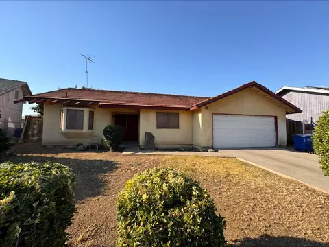 12896 Tactacan Ave, Orosi, CA 93647