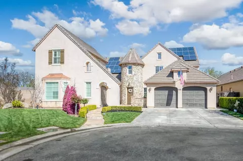 1668 E Banwell Ln, Fresno, CA 93730