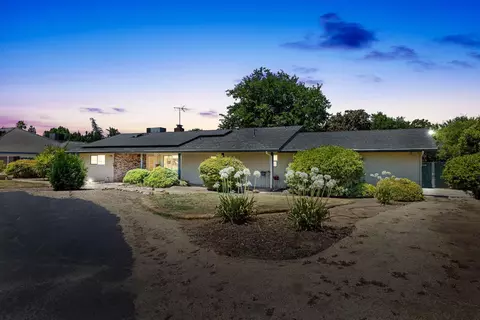 12194 Cranberry Rd, Madera, CA 93636