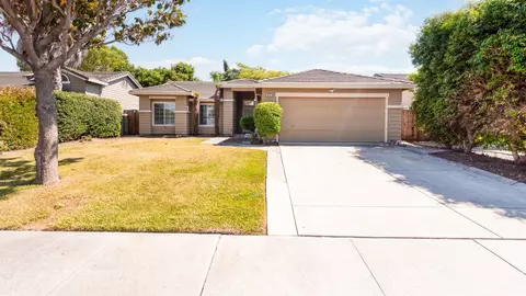 651 Del Mar Dr, Hollister, CA 95023
