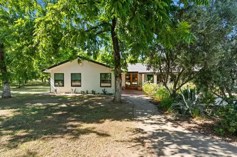 5176 E Cole Ave, Clovis, CA 93619