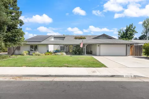 1907 Santa Ana Ave, Clovis, CA 93611