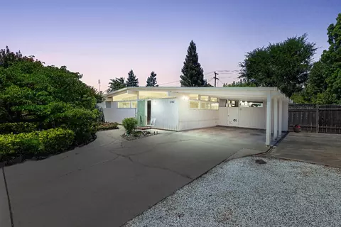 5701 N Millbrook Ave, Fresno, CA 93710