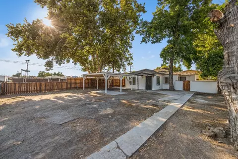 4705 E Clay Ave, Fresno, CA 93702