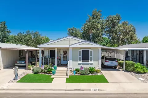 5040 W Sunnyside Ct, Visalia, CA 93277