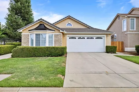 2965 Norwich Ave, Clovis, CA 93611