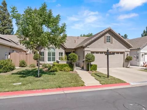 1843 Stonebrook Ln E, Clovis, CA 93611