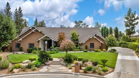 2465 W Bedford Ave, Fresno, CA 93711