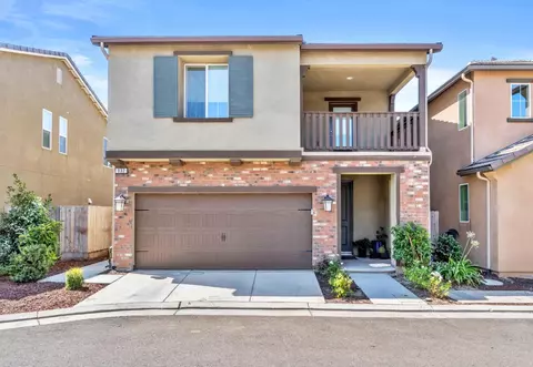 832 Fir St W, Madera, CA 93636