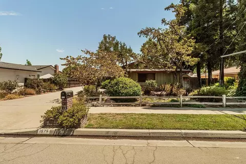1575 Sunnyside Ave, Clovis, CA 93611