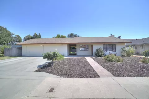 1978 Ashcroft Ave, Clovis, CA 93611