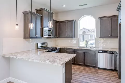 1172 Emerald Ln, Madera, CA 93638