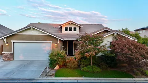 1644 N Chesterfield Ln, Clovis, CA 93619