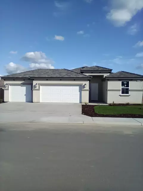15774 W Dylan Ave, Kerman, CA 93630