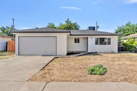 934 W Alamos Ave, Clovis, CA 93612