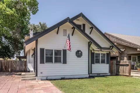417 N L St, Dinuba, CA 93618