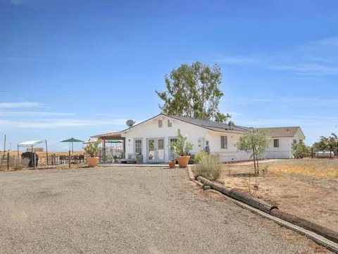 16291 Anaconda Rd, Madera, CA 93636