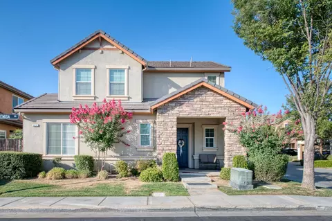 4474 W Artemisa Dr, Fresno, CA 93722