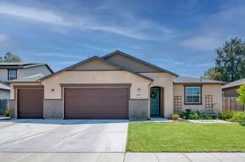 2576 N Apricot Ave, Fresno, CA 93727
