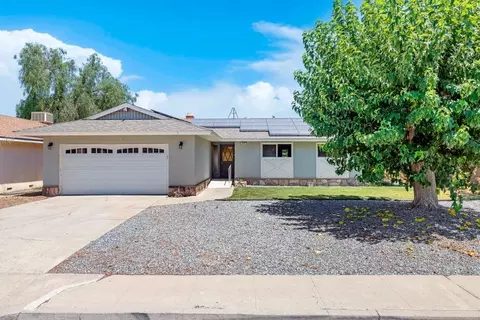 454 Dartmouth Ave, Coalinga, CA 93210