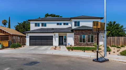 4957 N Kerckhoff Ave, Fresno, CA 93727
