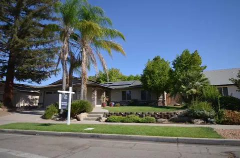 8292 N Poplar Ave, Fresno, CA 93711