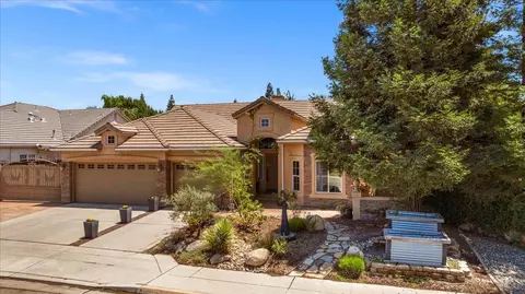 10690 N Tea Party Ln, Fresno, CA 93730