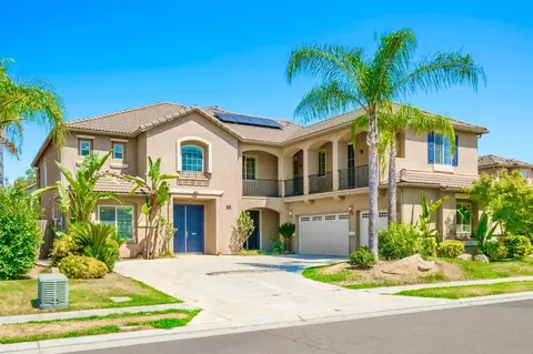 5886 N Caspian Ave, Fresno, CA 93723
