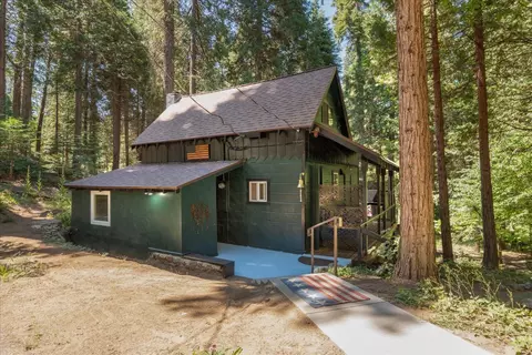 4995 River Rd, Fish Camp, CA 93623