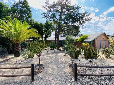 1009 Pierce Dr, Clovis, CA 93612