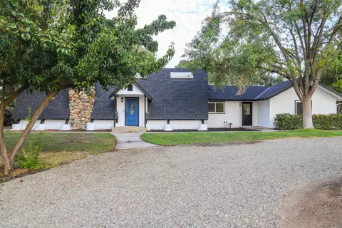 11780 E Sierra Ave, Clovis, CA 93619