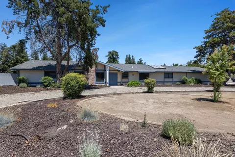 41165 Pomegranate Cir, Madera, CA 93636