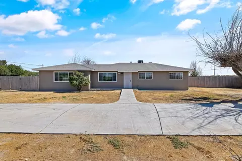 4915 W Kamm Ave, Caruthers, CA 93609