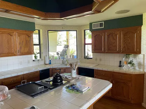 Kitchen - 13925 E Shaw Ave, Sanger, CA 93657 photo 1 of 7
