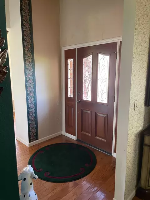 Entry Way - 13925 E Shaw Ave, Sanger, CA 93657 photo 1 of 2
