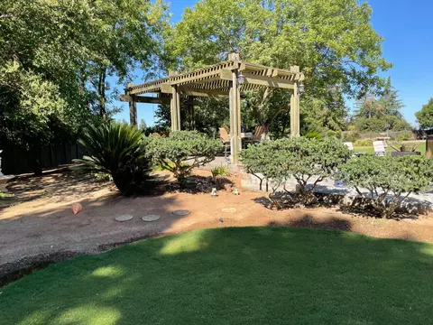 Exterior - 13925 E Shaw Ave, Sanger, CA 93657 photo 7 of 8