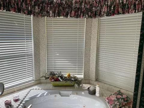 Bath - 13925 E Shaw Ave, Sanger, CA 93657 photo 6 of 6