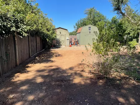 Exterior - 13925 E Shaw Ave, Sanger, CA 93657 photo 5 of 8