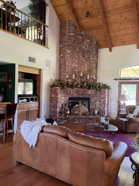Living - 13925 E Shaw Ave, Sanger, CA 93657 photo 2 of 2