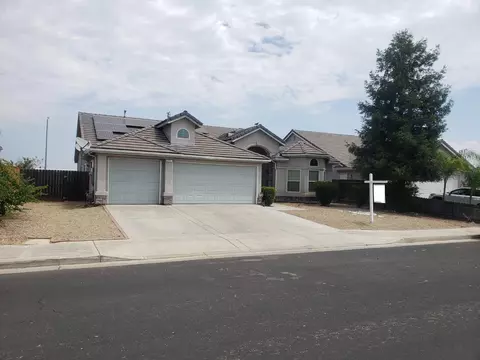 471 W Fremont Ave, Clovis, CA 93612