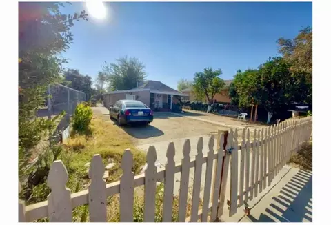 4790 E Montecito Ave, Fresno, CA 93702