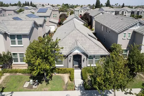 11332 N Sageberry Way, Fresno, CA 93730