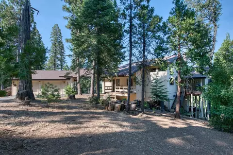 38551 Red Leaf Ln, Shaver Lake, CA 93664