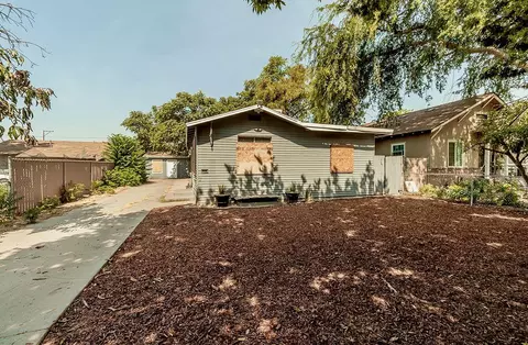 1954 S 4th St, Fresno, CA 93702