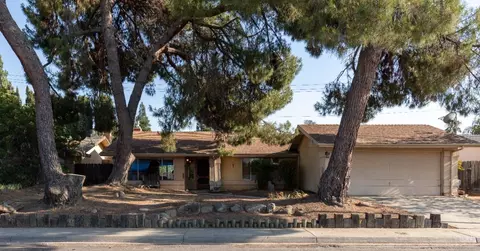 1946 Calimyrna Ave, Clovis, CA 93611 photo 1