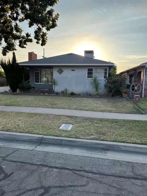 2933 N 9th St, Fresno, CA 93703